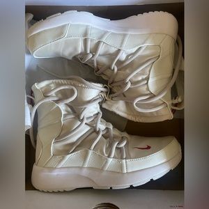 Off white Nike Tanjun High Rise Boots